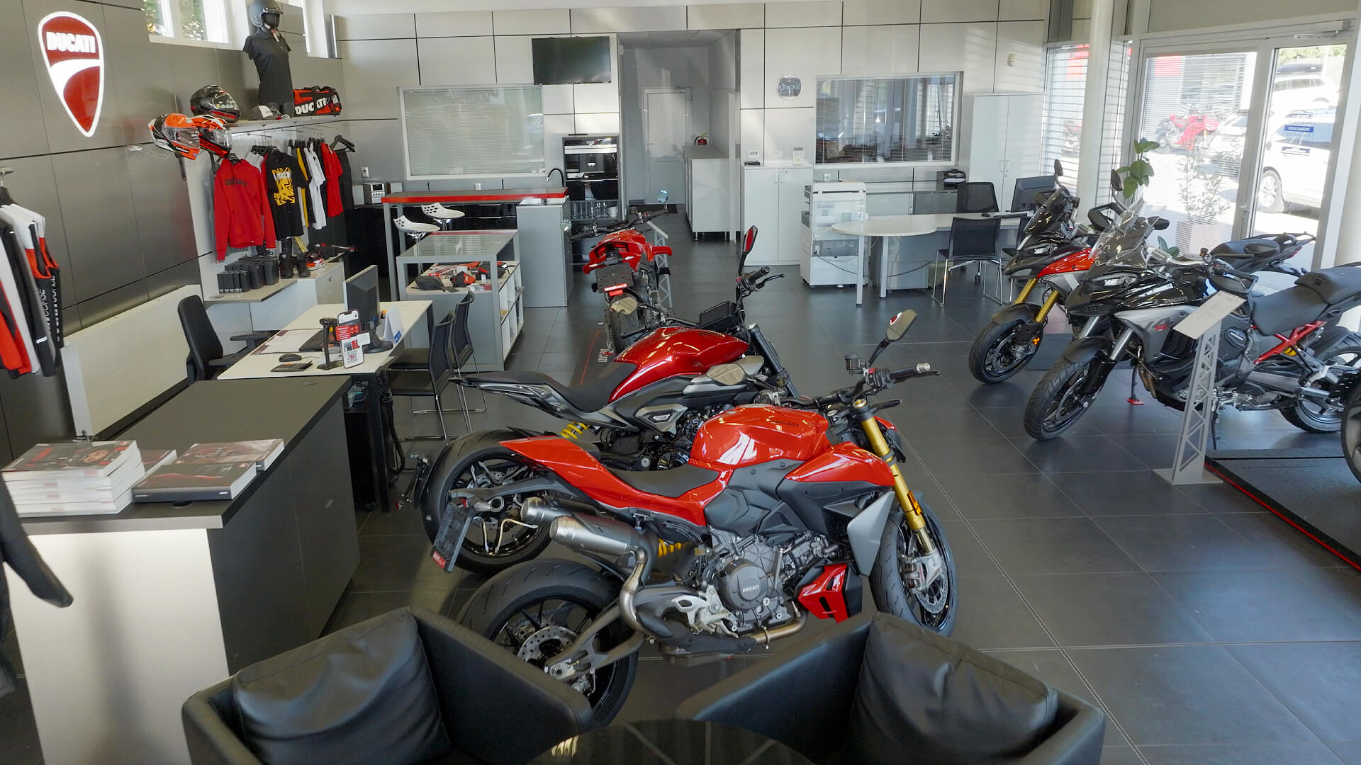 Auto100 servis vozidiel