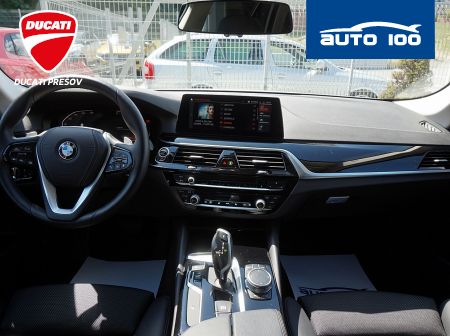 BMW 530d Touring Sportline xDrive 195kW AT8