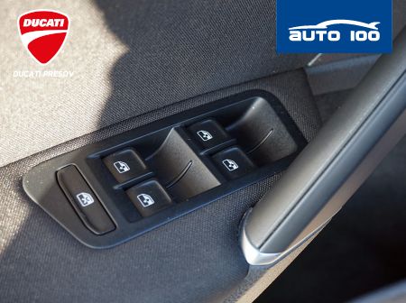Volkswagen eGolf Comforltine 100kW AT