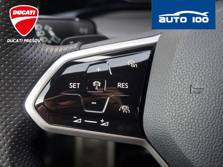 Volkswagen Golf 2.0 GTI 180kW DSG7