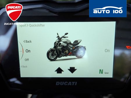 Ducati Diavel V4 black