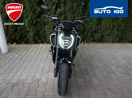 Ducati Diavel V4 black