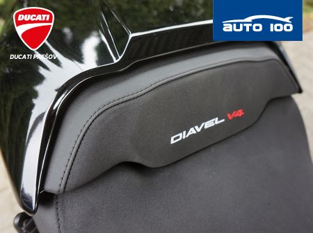 Ducati Diavel V4 black