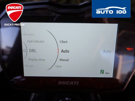 Ducati Diavel V4 red / Day