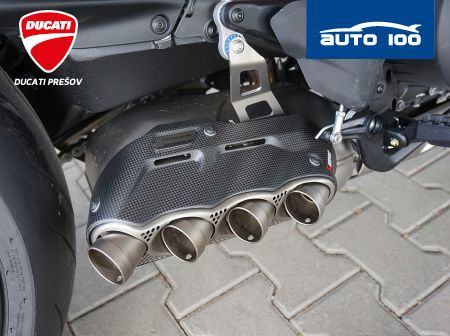 Ducati Diavel V4 red / Day