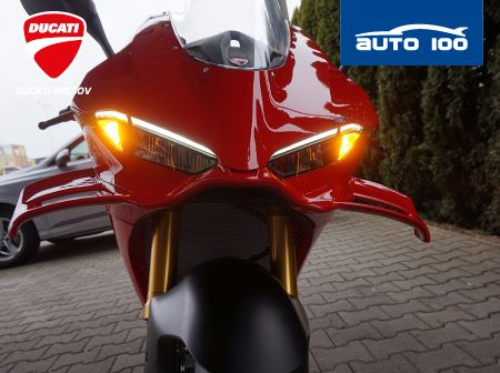 Ducati Panigale V4S Red