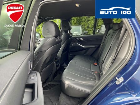 BMW X5 xDrive 40d AT-8