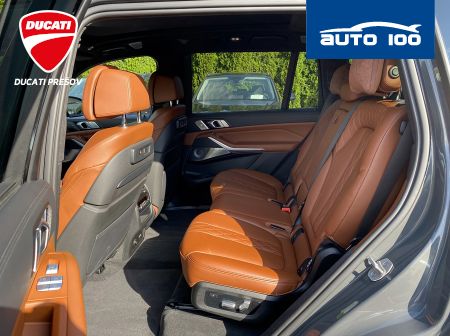 BMW X7 M50i 390KW 4x4