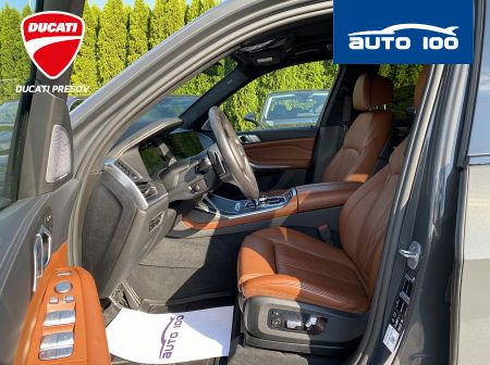 BMW X7 M50i 390KW 4x4