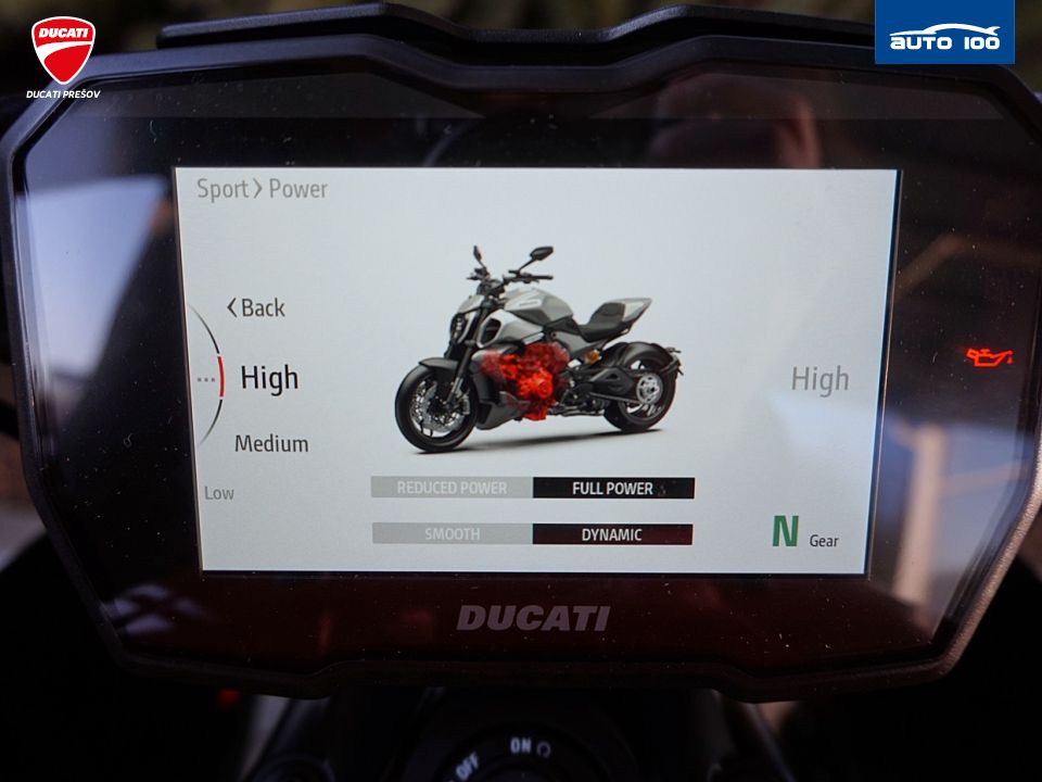 Ducati Diavel V4 red  Akrapovic