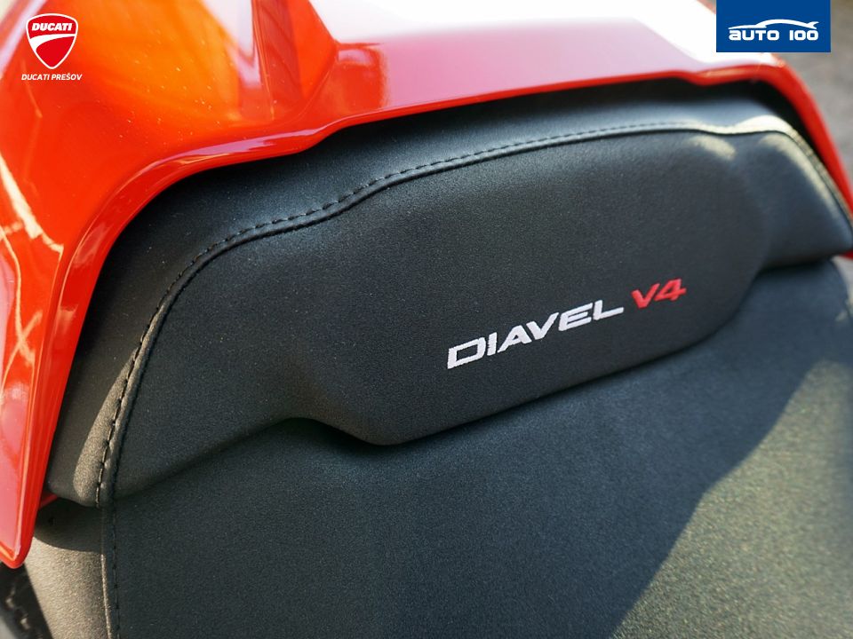 Ducati Diavel V4 red  Akrapovic