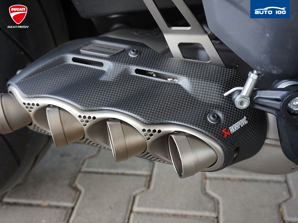 Ducati Diavel V4 red  Akrapovic