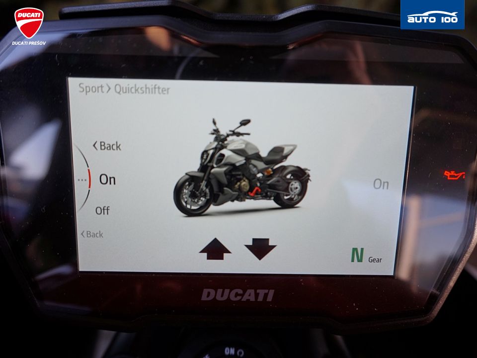 Ducati Diavel V4 red  Akrapovic