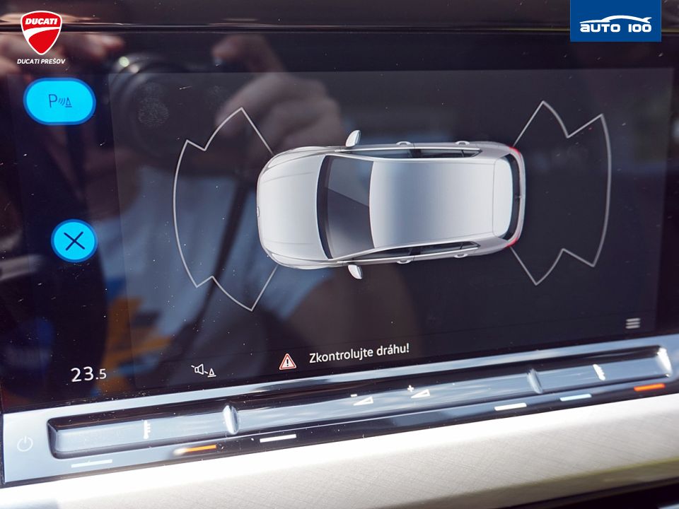 VW Golf  Life 2,0TDi 85kW M6