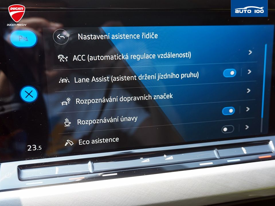 VW Golf  Life 2,0TDi 85kW M6