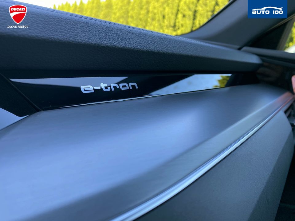 Audi e-tron 55 Sportback S Line 300kW