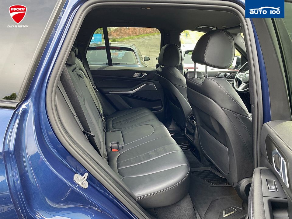 BMW X5 xDrive 40d AT-8