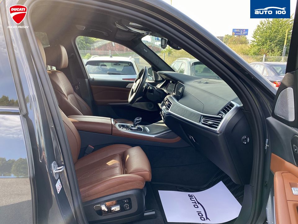 BMW X7 M50i 390KW 4x4