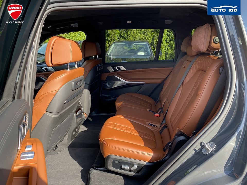 BMW X7 M50i 390KW 4x4