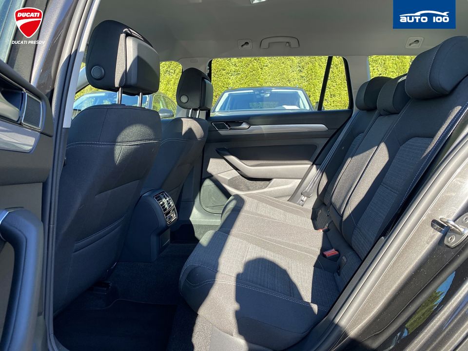 Volkswagen Passat Variant Business 2.0 TDI 110kW 7- DSG