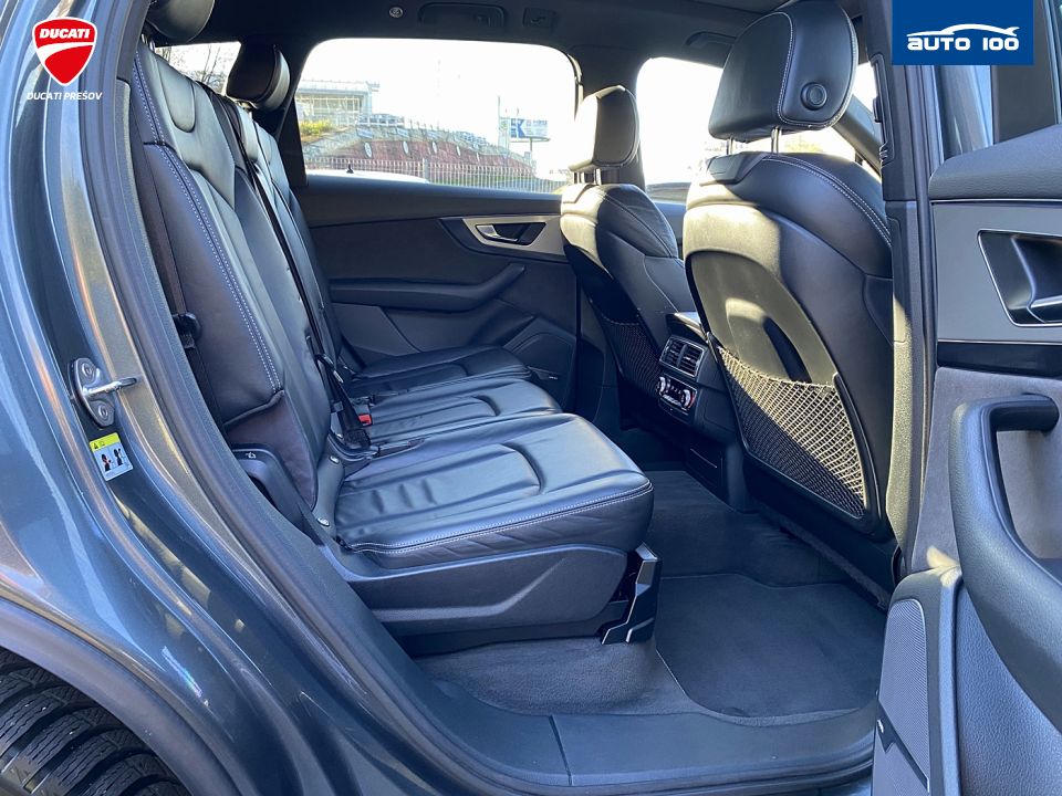 Audi Q7 3.0 TDI S-Line 200 kW AT-7