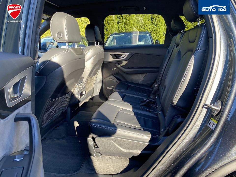 Audi Q7 3.0 TDI S-Line 200 kW AT-7