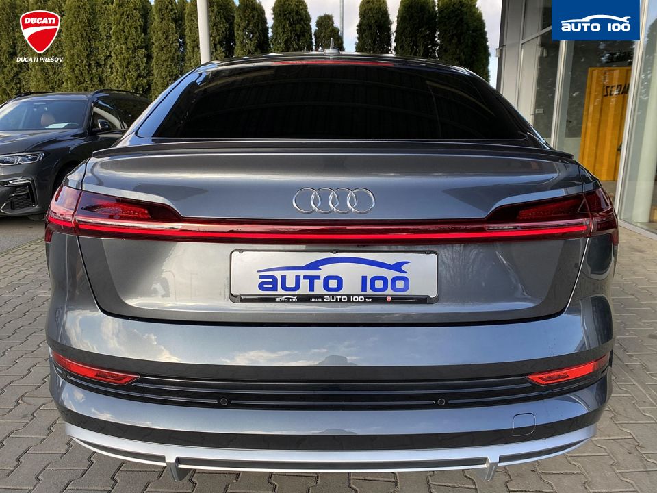 Audi e-tron Sportback S line quattro 230kW
