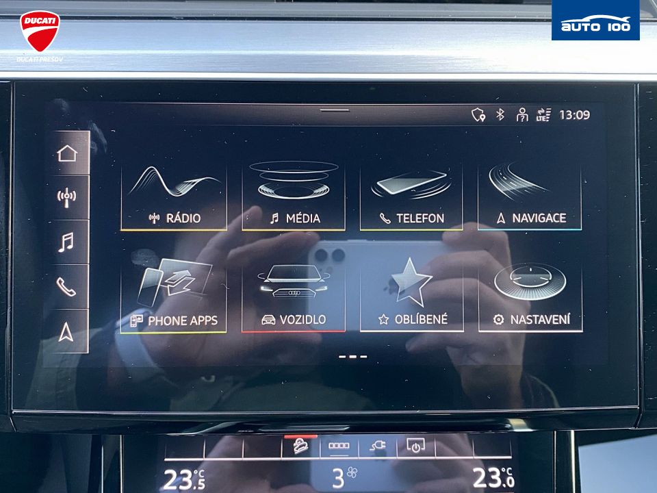 Audi e-tron Sportback S line quattro 230kW