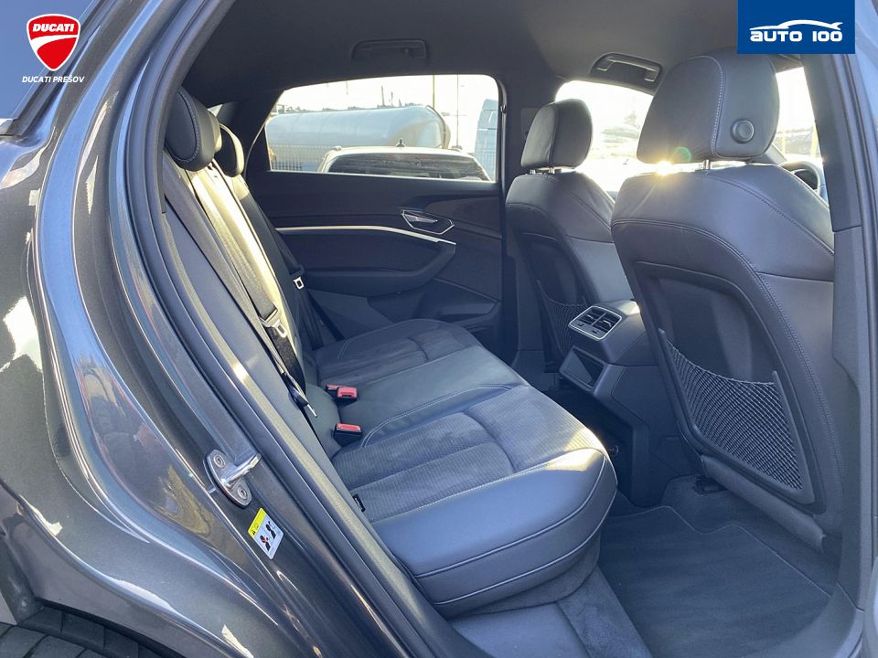 Audi e-tron Sportback S line quattro 230kW