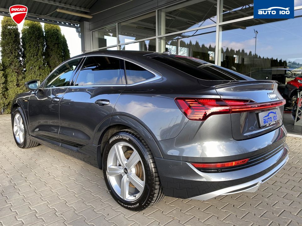 Audi e-tron Sportback S line quattro 230kW