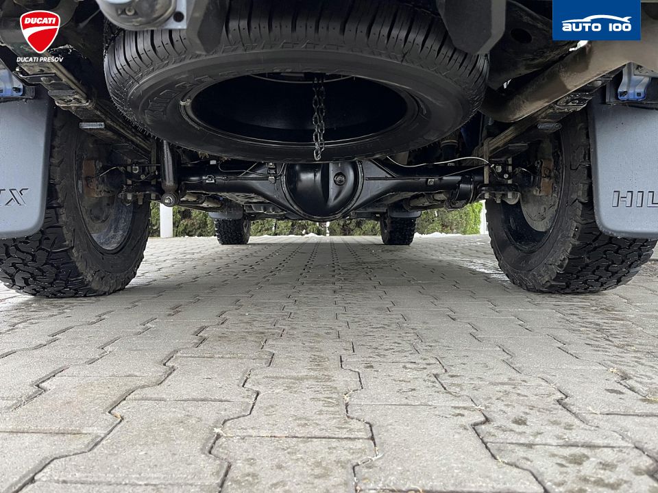 Toyota Hilux 2.8 I D-4D Invincible 4x4 AT-6