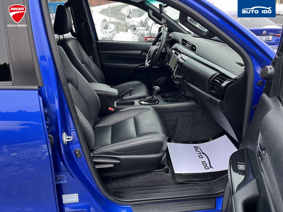 Toyota Hilux 2.8 I D-4D Invincible 4x4 AT-6