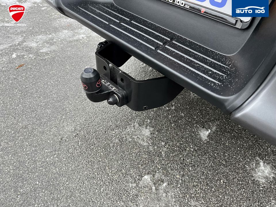 Toyota Hilux 2.8 I D-4D Invincible 4x4 AT-6