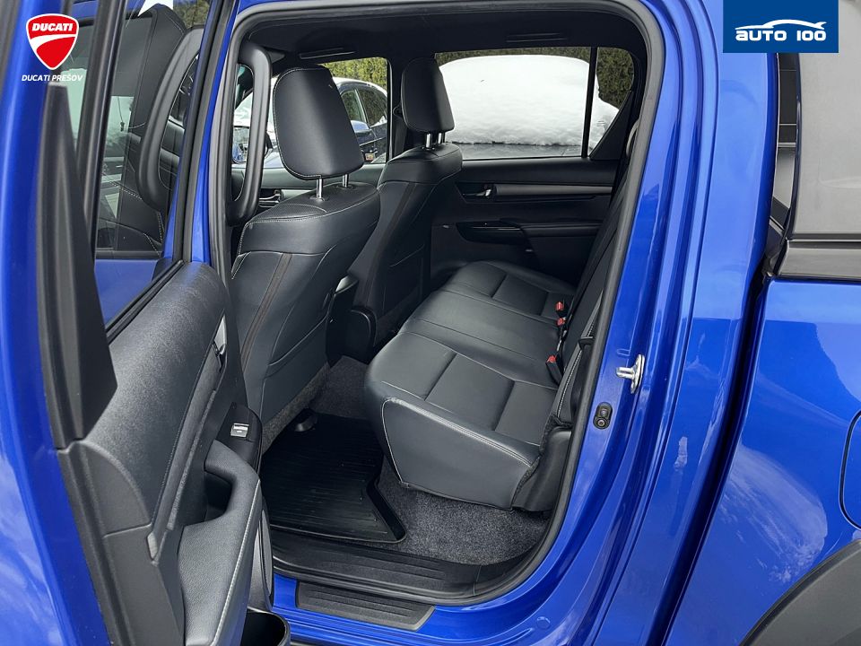 Toyota Hilux 2.8 I D-4D Invincible 4x4 AT-6