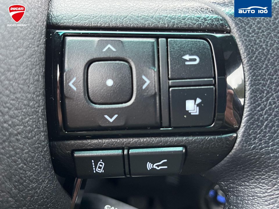 Toyota Hilux 2.8 I D-4D Invincible 4x4 AT-6