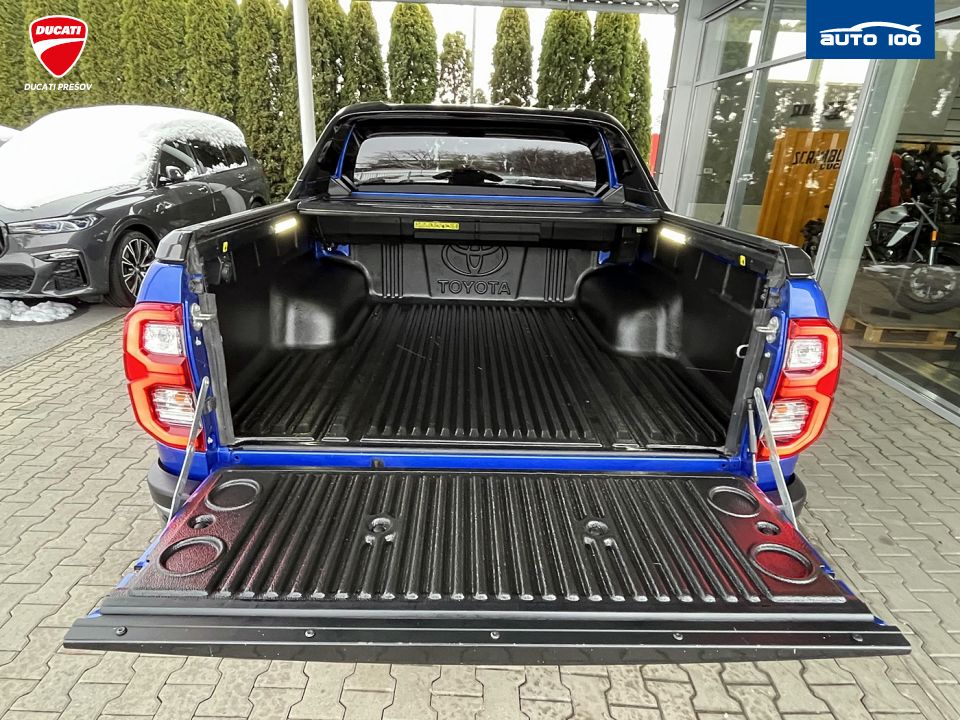 Toyota Hilux 2.8 I D-4D Invincible 4x4 AT-6