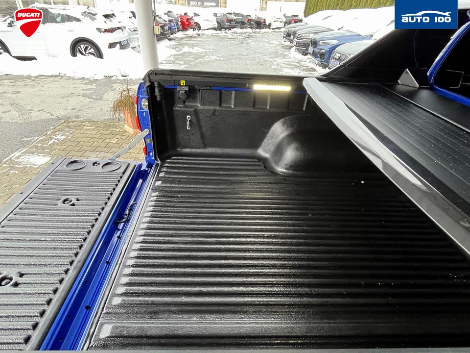 Toyota Hilux 2.8 I D-4D Invincible 4x4 AT-6