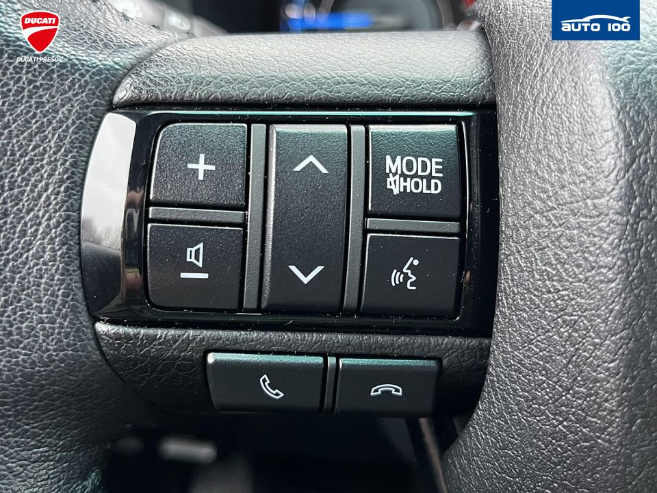 Toyota Hilux 2.8 I D-4D Invincible 4x4 AT-6