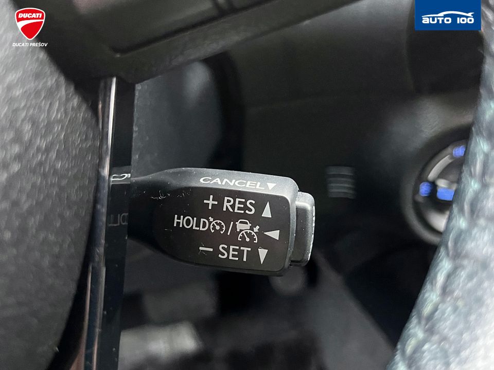 Toyota Hilux 2.8 I D-4D Invincible 4x4 AT-6