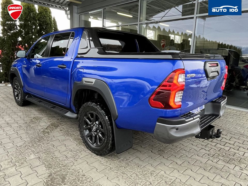 Toyota Hilux 2.8 I D-4D Invincible 4x4 AT-6