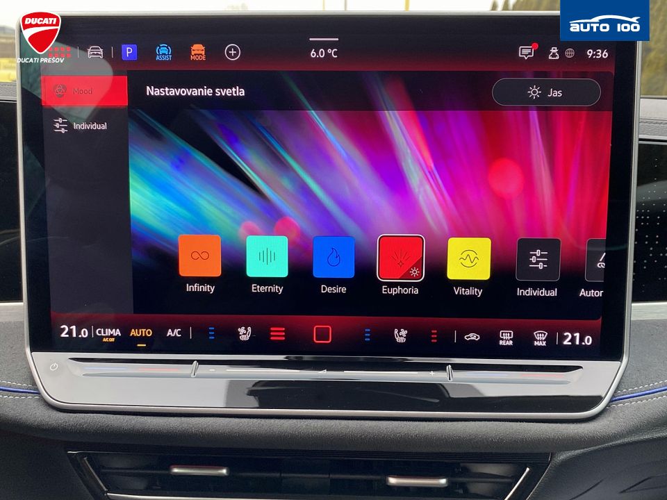 Volkswagen Passat R-Line 4x4 2.0 TDI 142kW DSG-7, Multi Matrix-Beam, Keyless Advanced