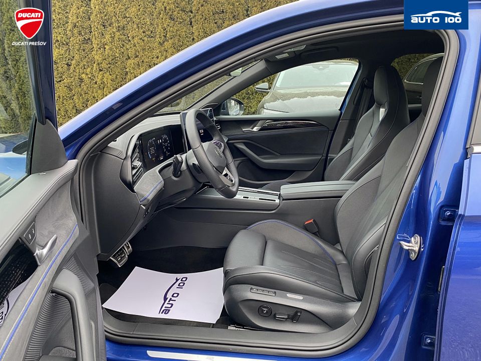 Volkswagen Passat R-Line 4x4 2.0 TDI 142kW DSG-7, Multi Matrix-Beam, Keyless Advanced