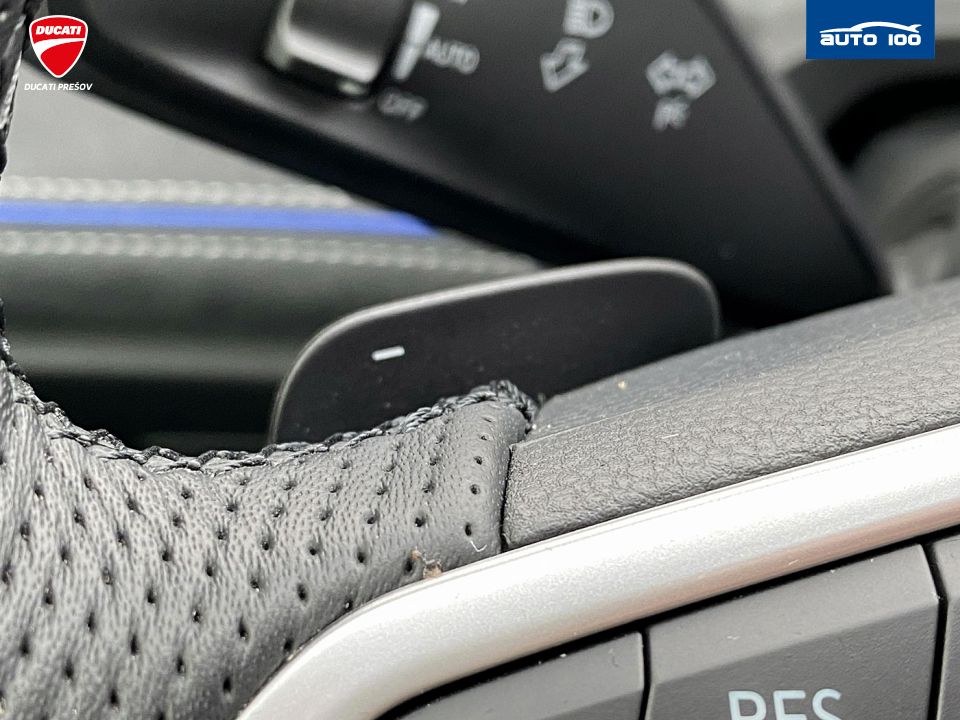 Volkswagen Passat R-Line 4x4 2.0 TDI 142kW DSG-7, Multi Matrix-Beam, Keyless Advanced