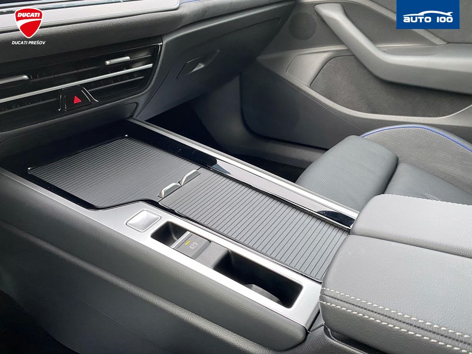 Volkswagen Passat R-Line 4x4 2.0 TDI 142kW DSG-7, Multi Matrix-Beam, Keyless Advanced