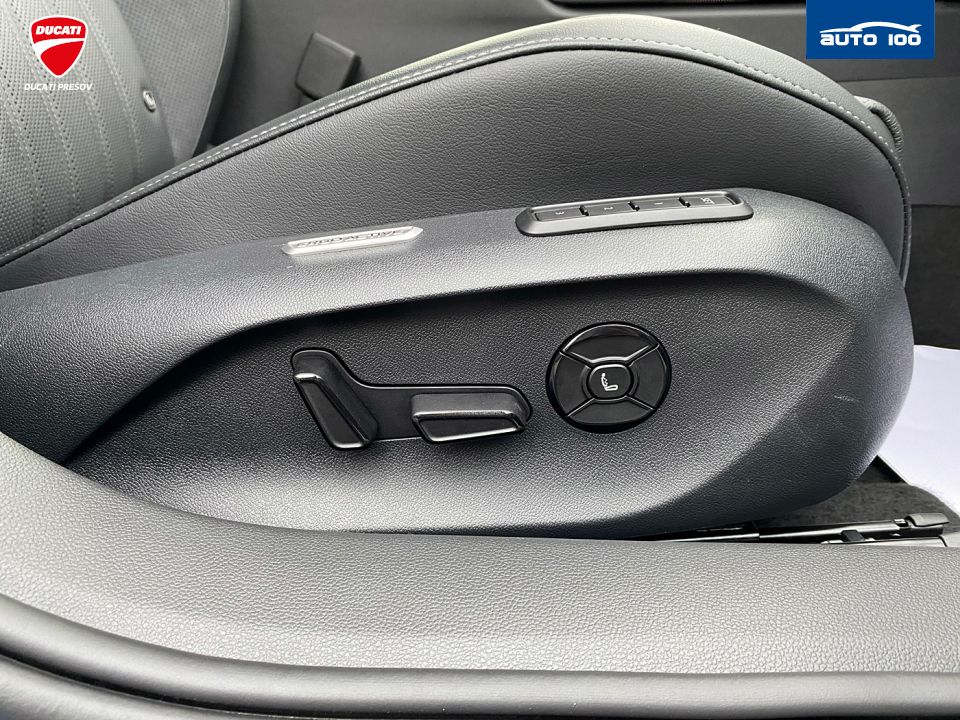 Volkswagen Passat R-Line 4x4 2.0 TDI 142kW DSG-7, Multi Matrix-Beam, Keyless Advanced