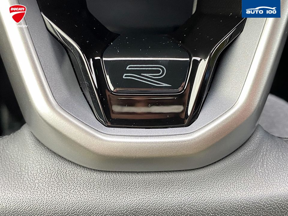 Volkswagen Passat R-Line 4x4 2.0 TDI 142kW DSG-7, Multi Matrix-Beam, Keyless Advanced