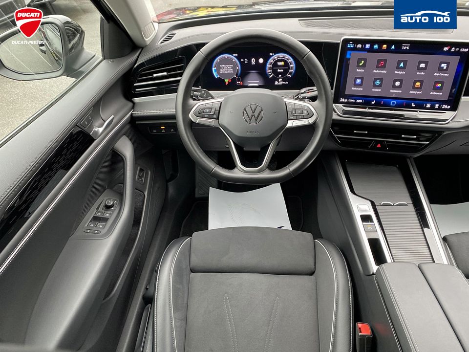 Volkswagen Passat Elegance 2.0 TDI 110kW, Matrix, Keyless, 360 kamera.