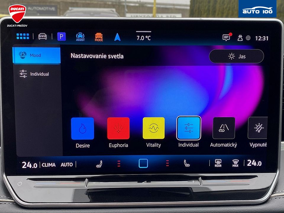 Volkswagen Passat Elegance 2.0 TDI 110kW, Matrix, Keyless, 360 kamera.