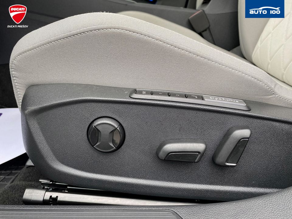 Volkswagen Golf 1.5 eTSI 96kw DSG-7