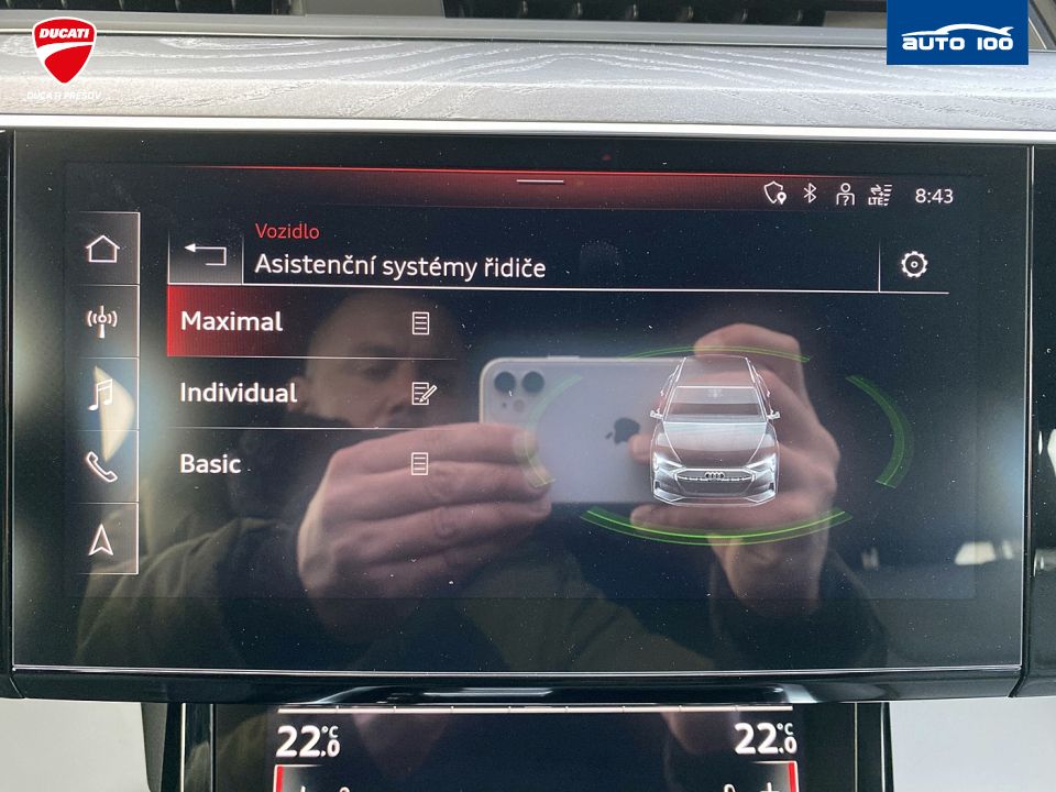 Audi e-tron S line quattro 55 electric 300kW